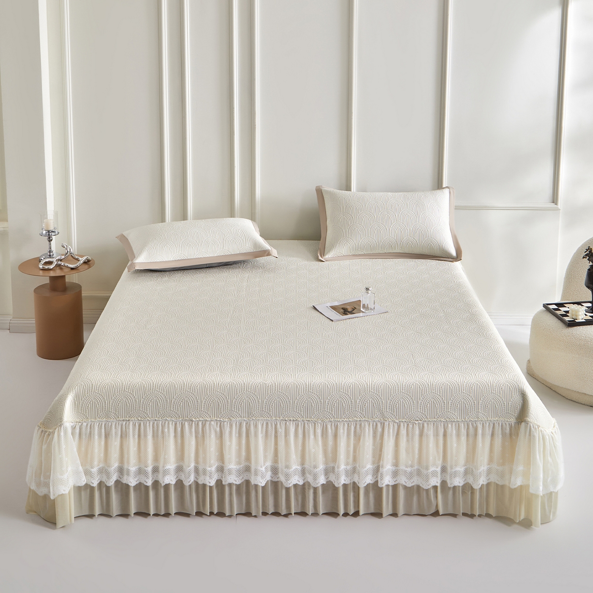 91家纺网 家纺一手货源 找家纺 航途席业 2026新款A类凉感豆豆床裙款凉席三件套-系列三 奶白浪影