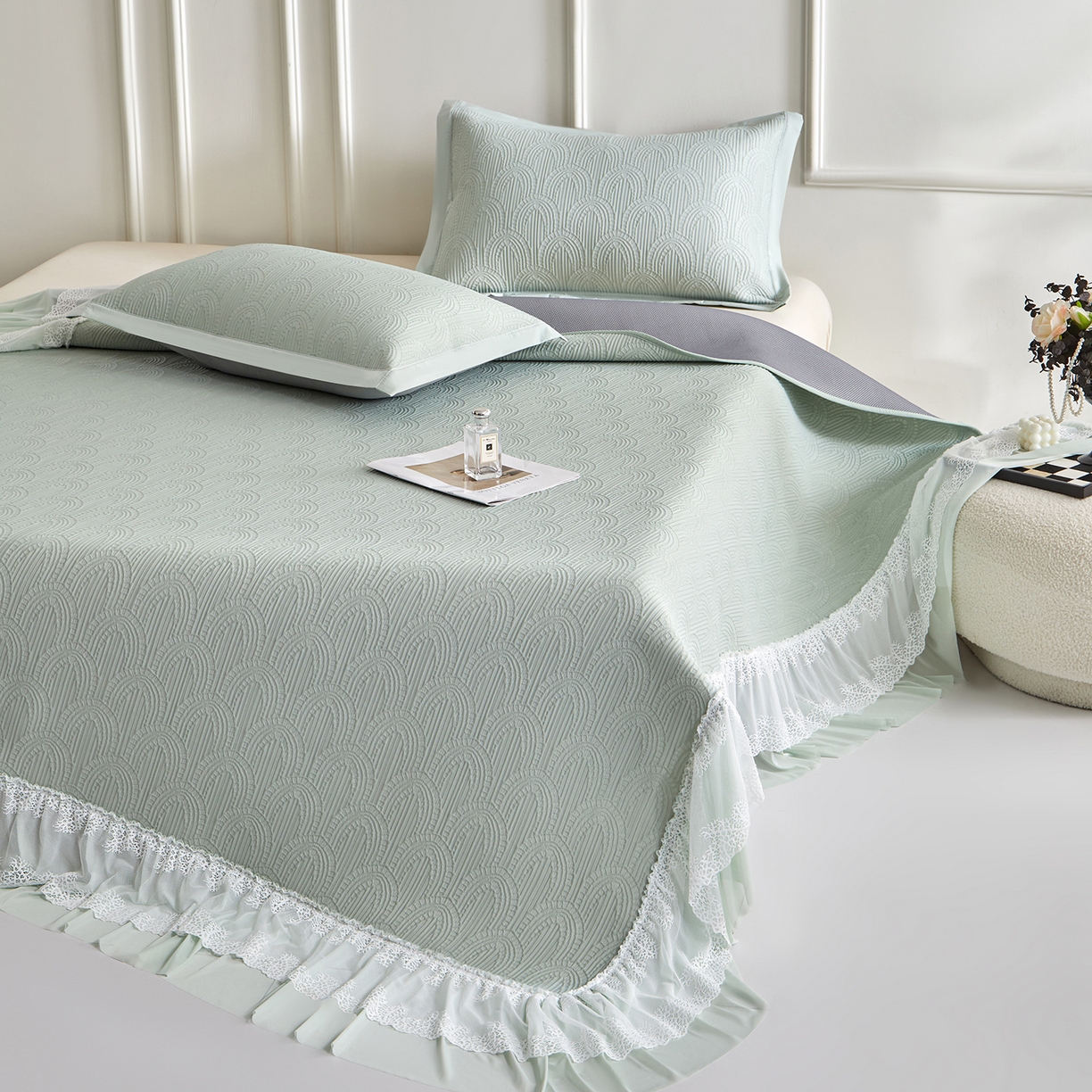 91家纺网 家纺一手货源 找家纺 航途席业 2026新款A类凉感豆豆床裙款凉席三件套-系列三 青柠浪影