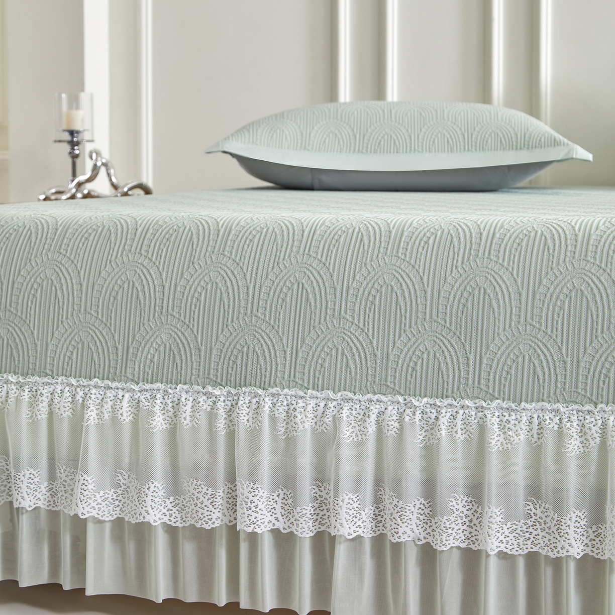 91家纺网 家纺一手货源 找家纺 航途席业 2026新款A类凉感豆豆床裙款凉席三件套-系列三 青柠浪影