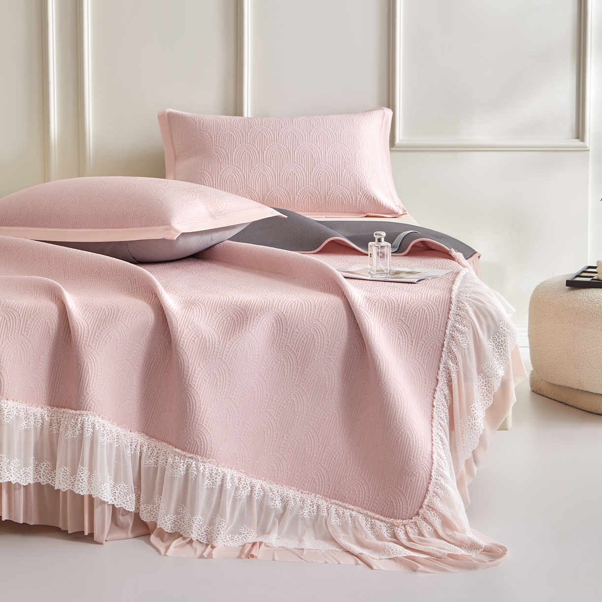 航途席业 2026新款A类凉感豆豆床裙款凉席三件套-系列三 柔粉浪影