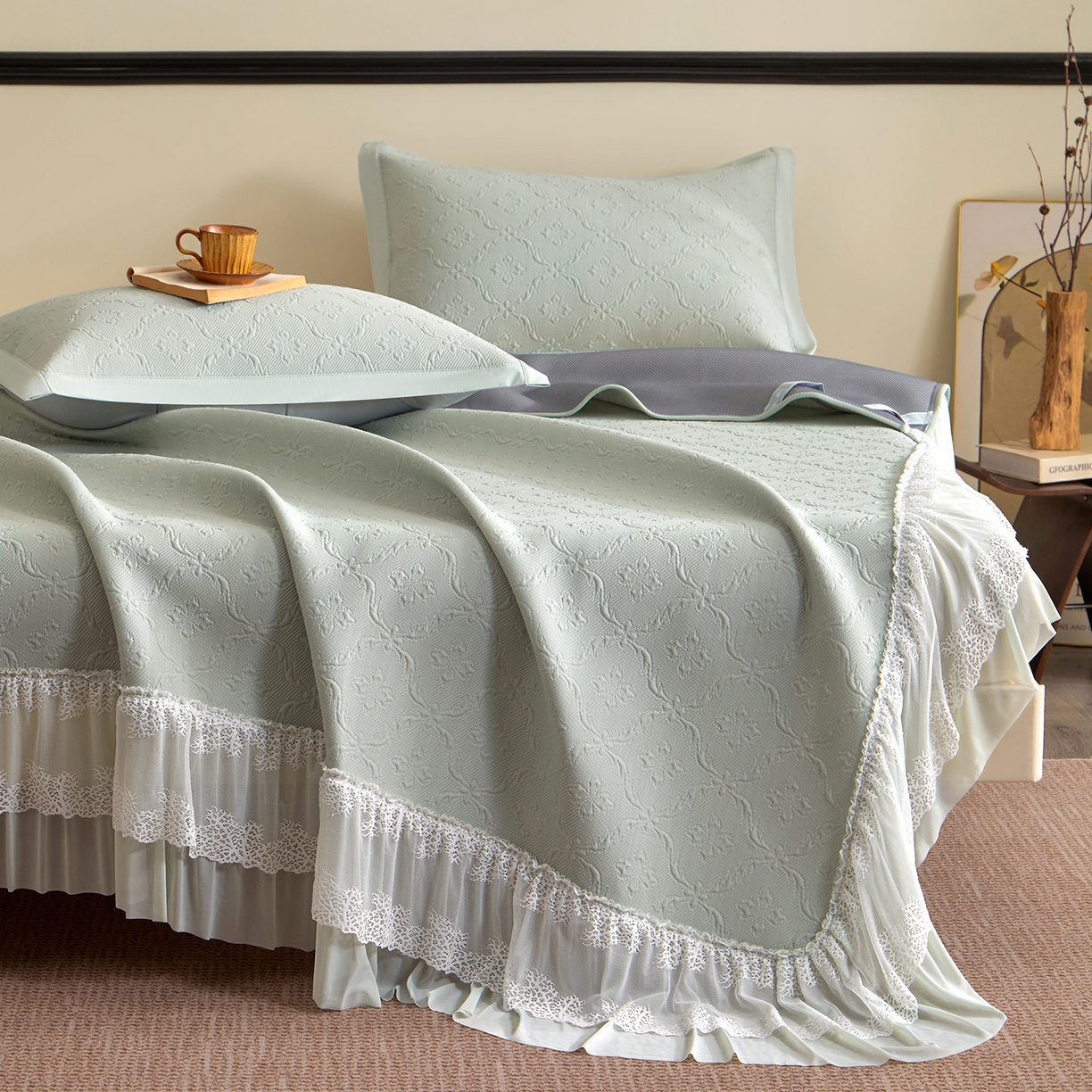 航途席业 2026新款A类凉感豆豆床裙款凉席三件套-系列二 青柠鎏纹