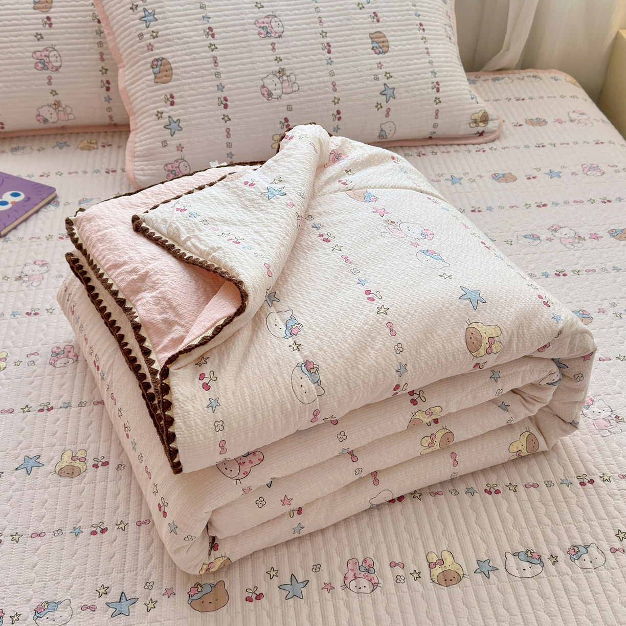 91家纺网 家纺一手货源 找家纺 （总）老帅的工厂店 2026新款三角针泡芙夏被夏被夏凉被空调被床盖四件套