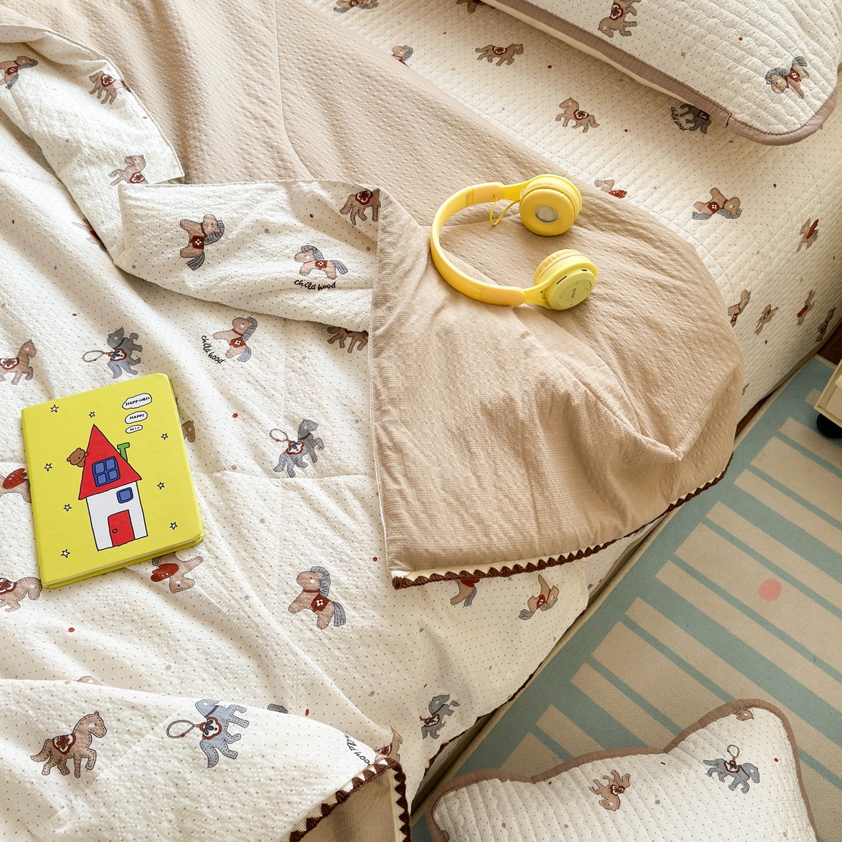 91家纺网 家纺一手货源 找家纺 老帅的工厂店 2026新款三角针泡芙夏被夏被夏凉被空调被床盖四件套 波点木马