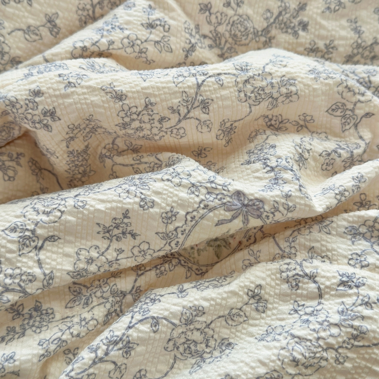 91家纺网 家纺一手货源 找家纺 老帅的工厂店 2026新款三角针泡芙夏被夏被夏凉被空调被床盖四件套 复古花园