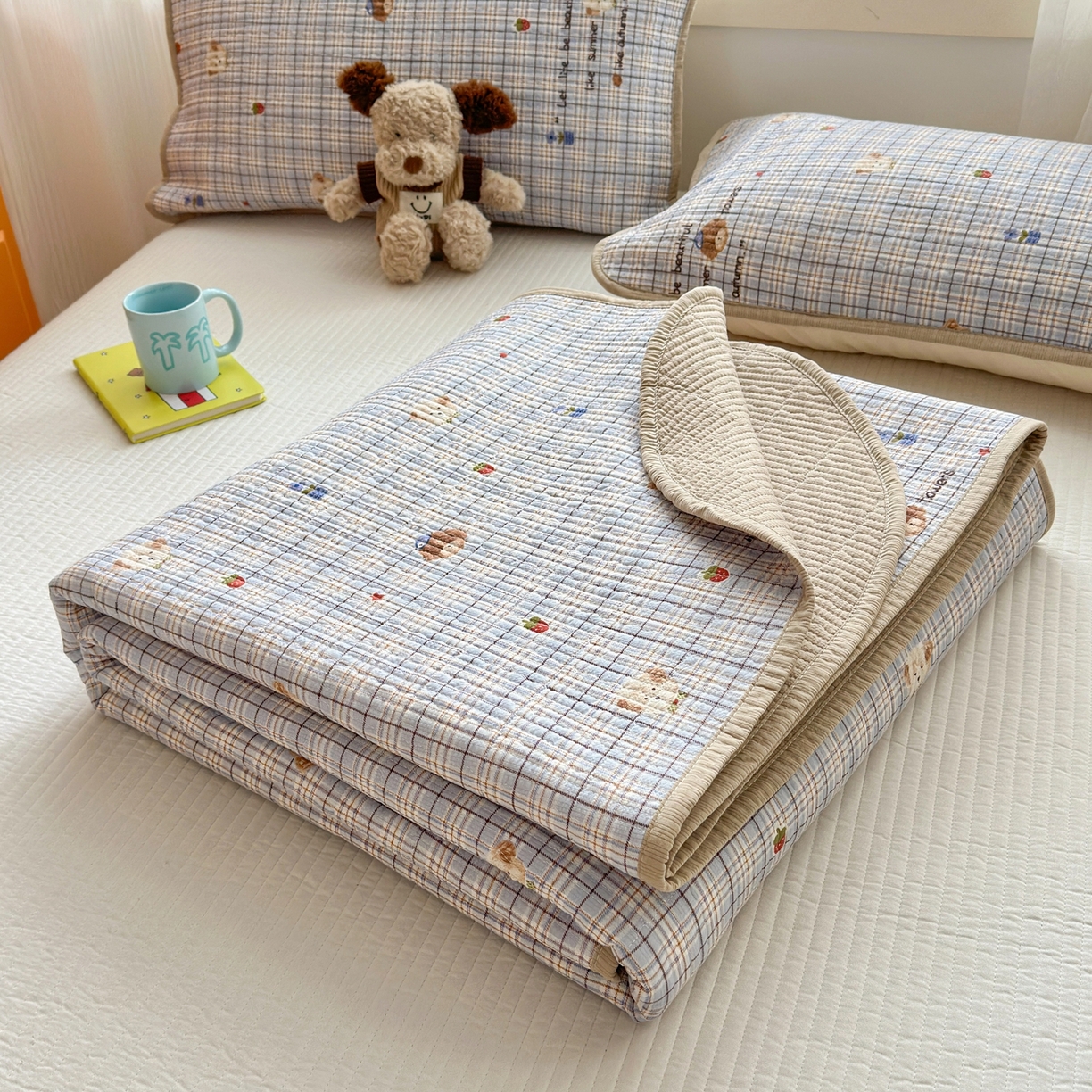 91家纺网 家纺一手货源 找家纺 老帅的工厂店 2026新款三角针泡芙夏被夏被夏凉被空调被床盖四件套 蓝格栗