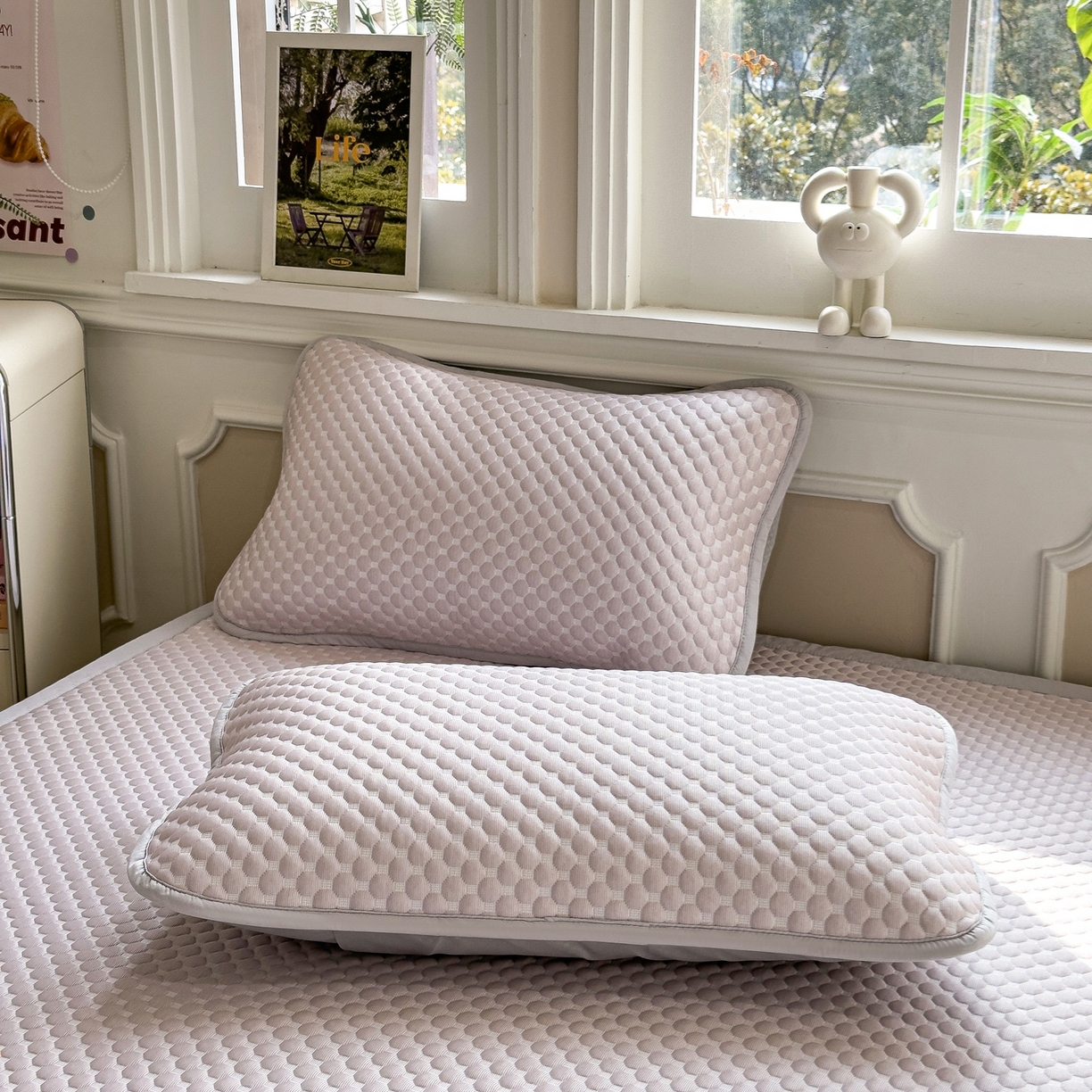 91家纺网 家纺一手货源 找家纺 卡初家居（原微来） 2026新款冰豆豆凉席刺绣款凉席席子-小熊饼干 香芋紫-床铺款