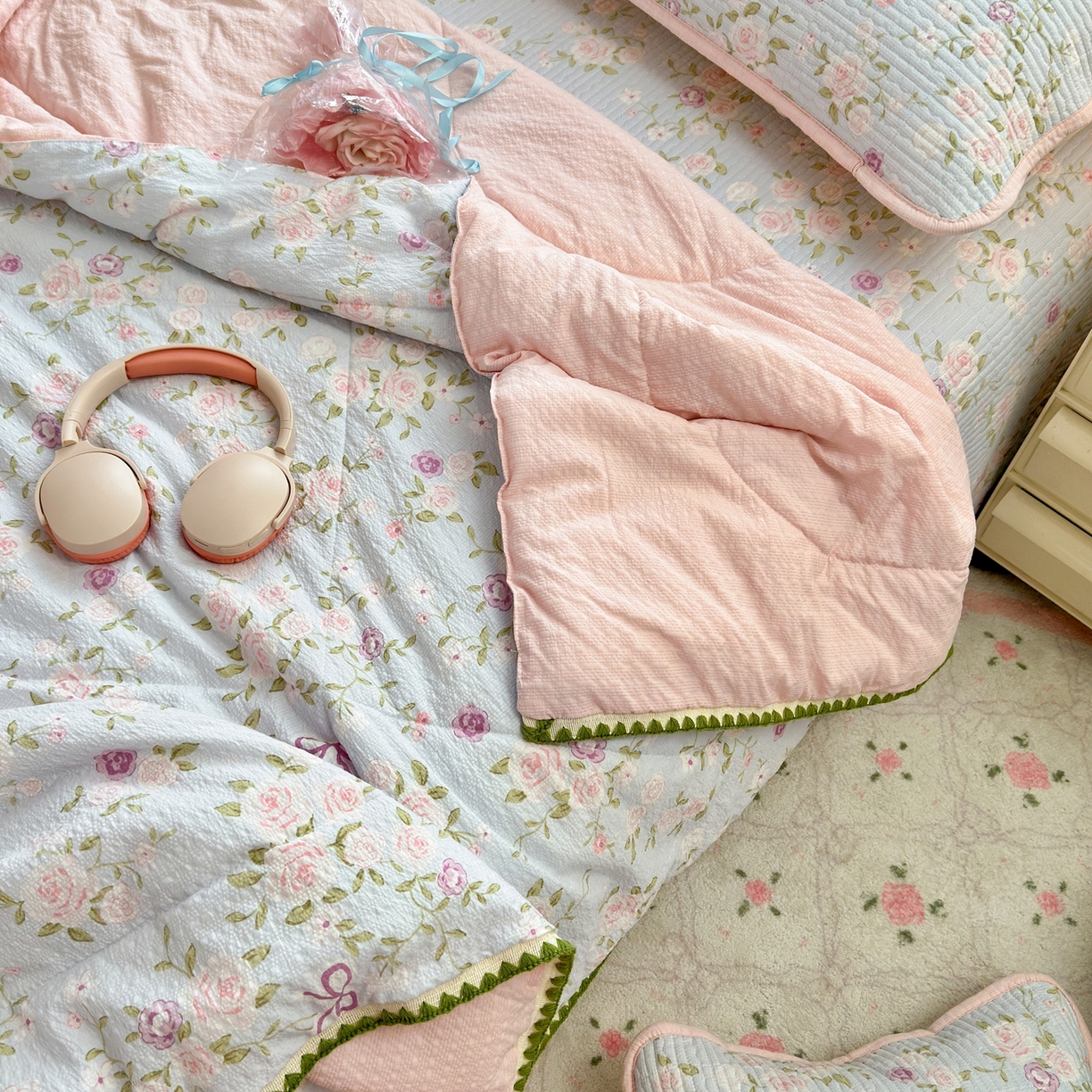 91家纺网 家纺一手货源 找家纺 老帅的工厂店 2026新款三角针泡芙夏被夏被夏凉被空调被床盖四件套 玫瑰园