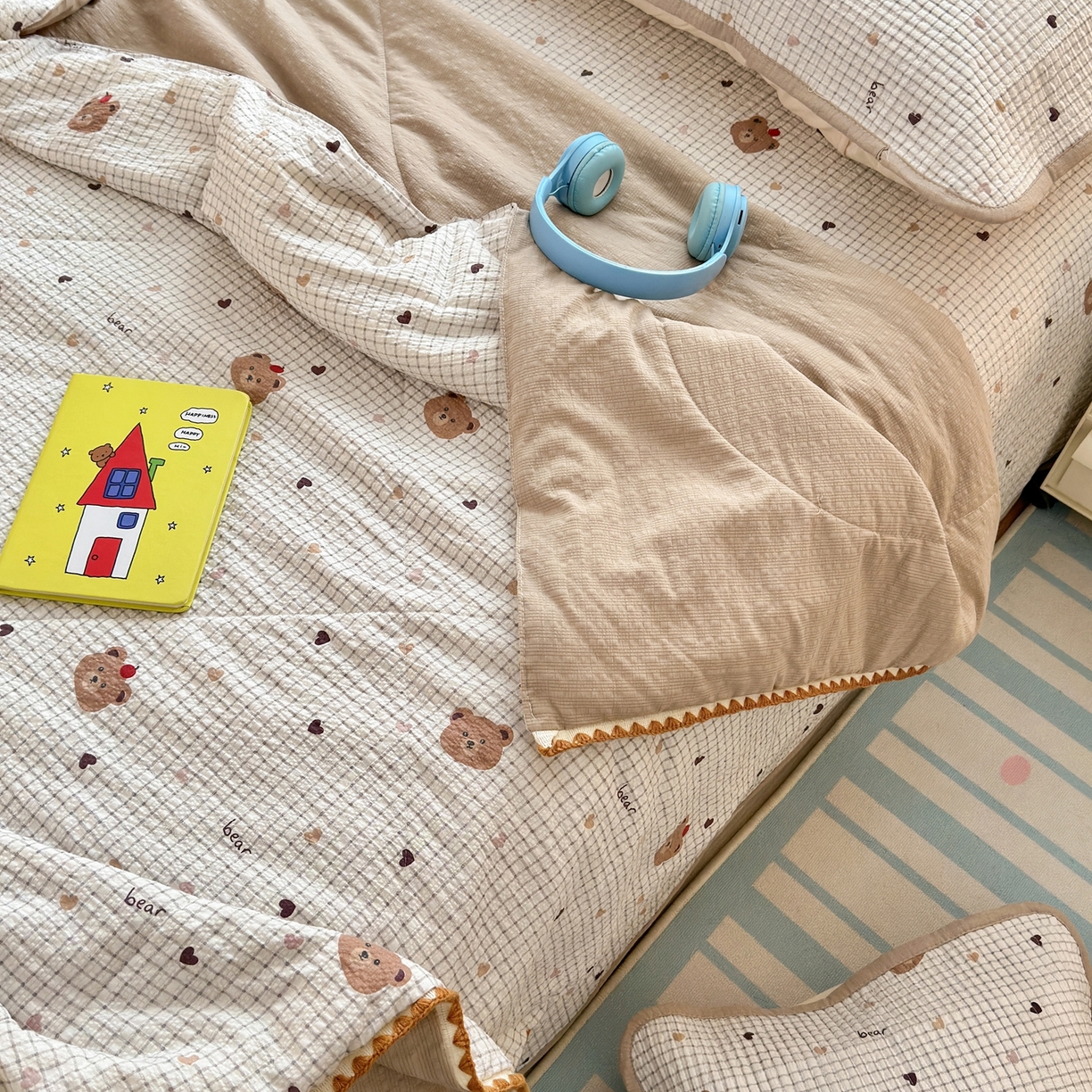 91家纺网 家纺一手货源 找家纺 老帅的工厂店 2026新款三角针泡芙夏被夏被夏凉被空调被床盖四件套 奶咖小熊