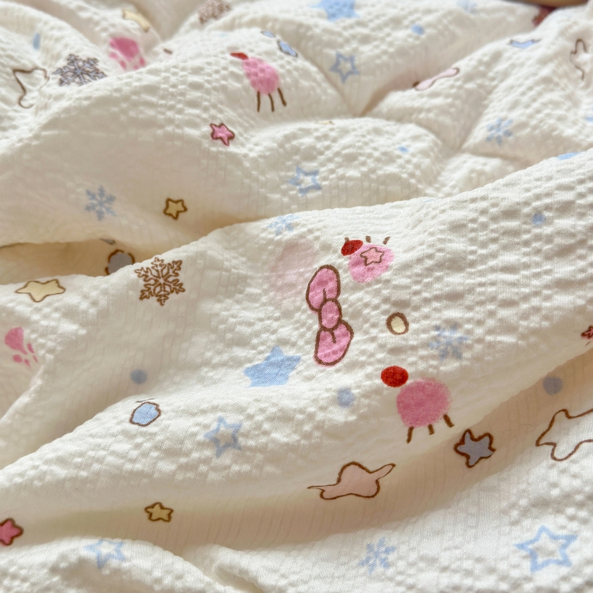 91家纺网 家纺一手货源 找家纺 老帅的工厂店 2026新款三角针泡芙夏被夏被夏凉被空调被床盖四件套 雪星织