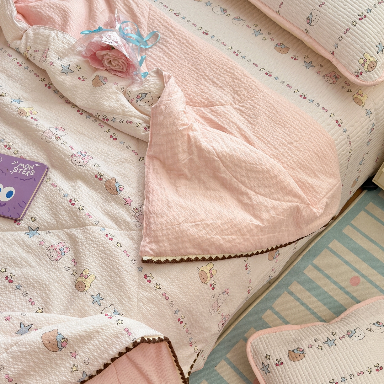 91家纺网 家纺一手货源 找家纺 老帅的工厂店 2026新款三角针泡芙夏被床盖四件套 KITTY星愿