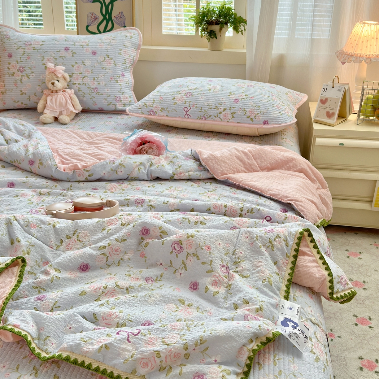 91家纺网 家纺一手货源 找家纺 老帅的工厂店 2026新款三角针泡芙夏被床盖四件套 玫瑰园