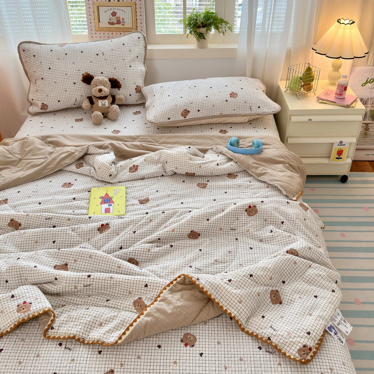 91家纺网 家纺一手货源 找家纺 老帅的工厂店 2026新款三角针泡芙夏被床盖四件套 奶咖小熊