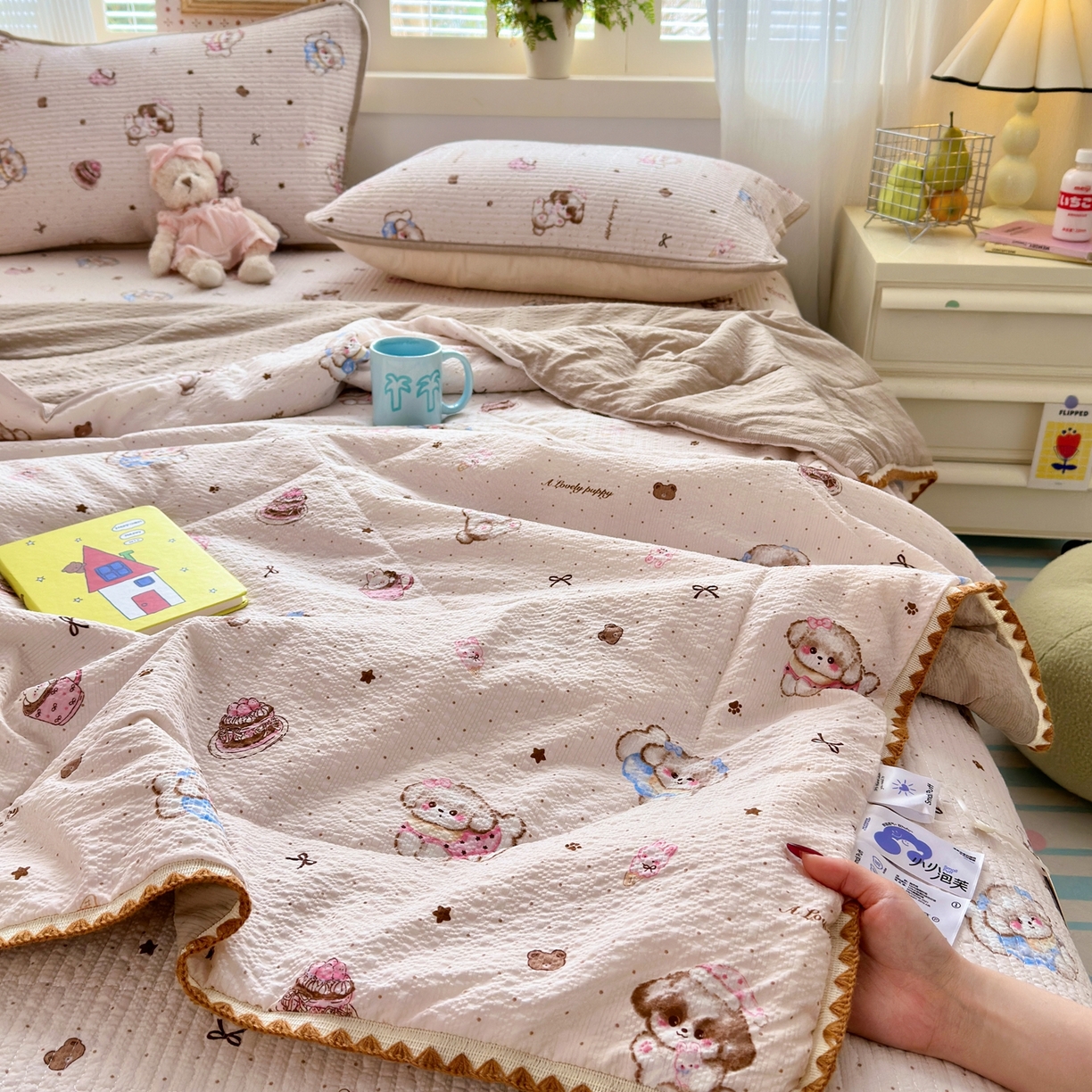 91家纺网 家纺一手货源 找家纺 老帅的工厂店 2026新款三角针泡芙夏被床盖四件套 奶糯狗