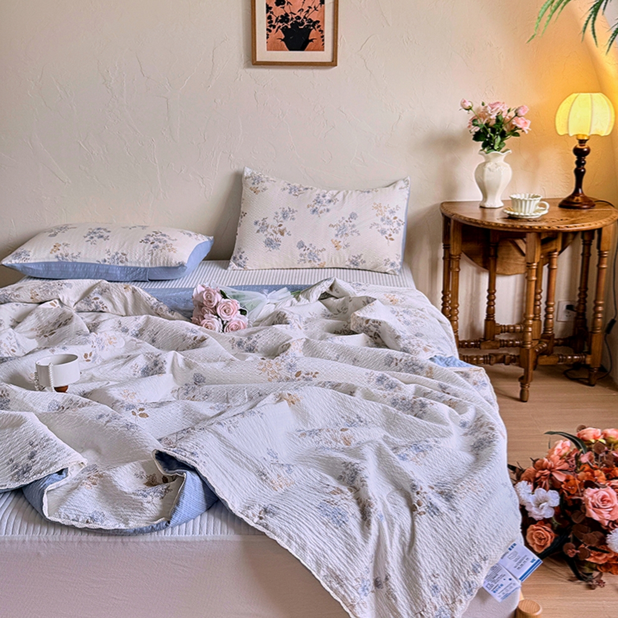 91家纺网 家纺一手货源 找家纺 亿品家纺 2026新款泡芙棉花边款夏被夏凉被空调被 南法假日蓝