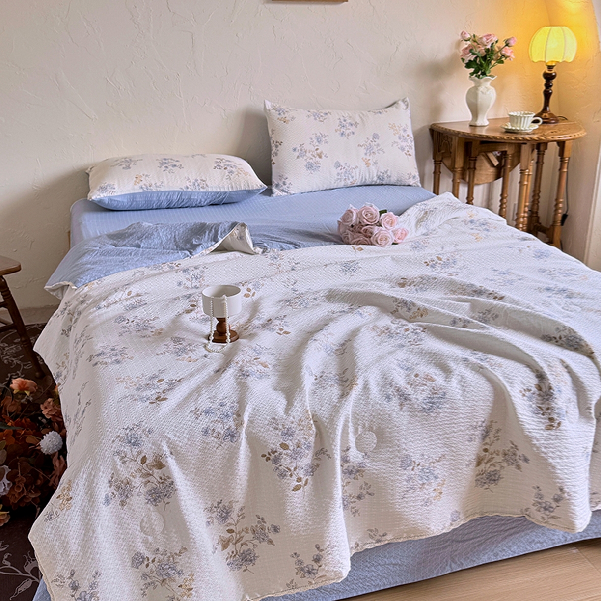 91家纺网 家纺一手货源 找家纺 亿品家纺 2026新款泡芙棉花边款夏被夏凉被空调被 南法假日蓝