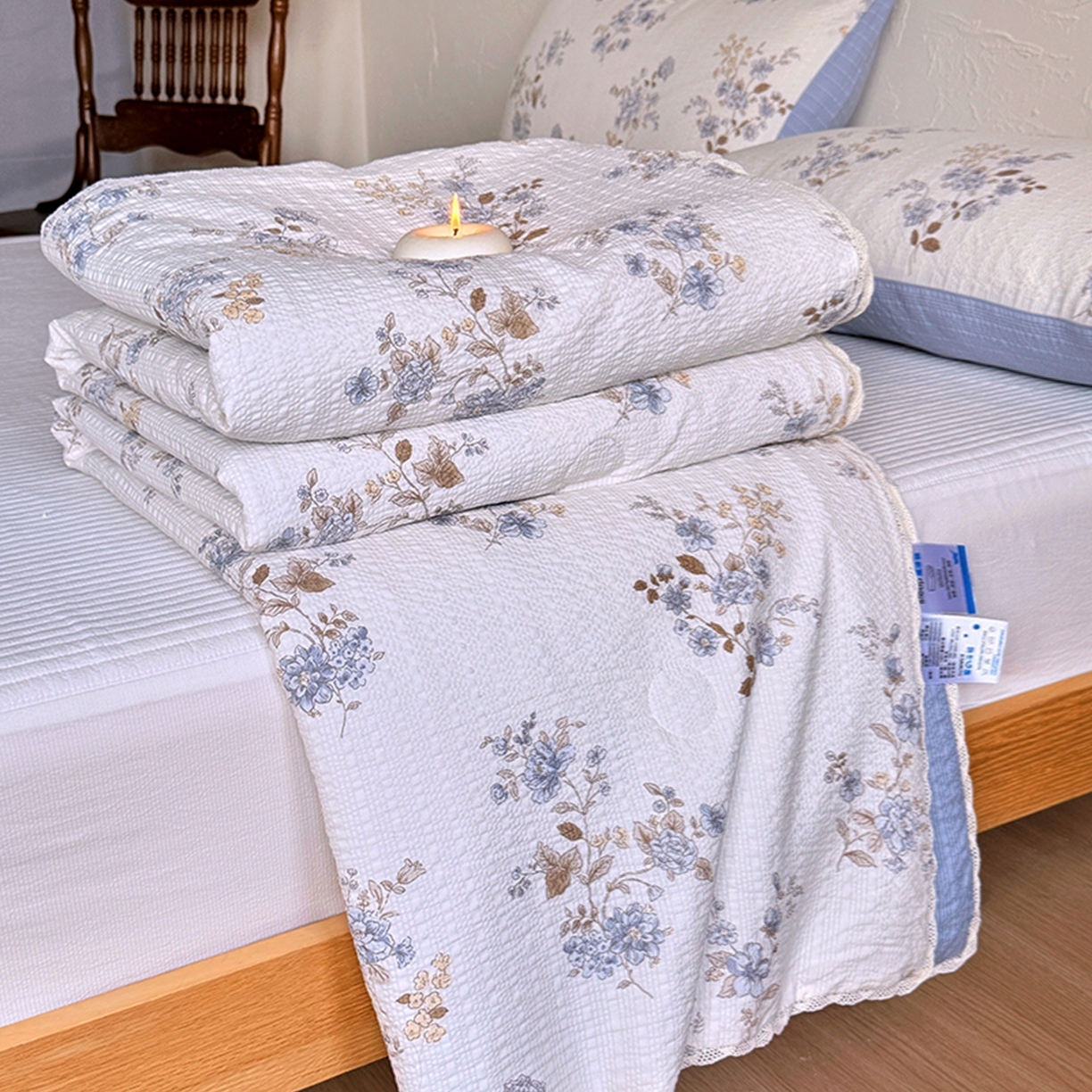 91家纺网 家纺一手货源 找家纺 亿品家纺 2026新款泡芙棉花边款夏被夏凉被空调被 南法假日蓝