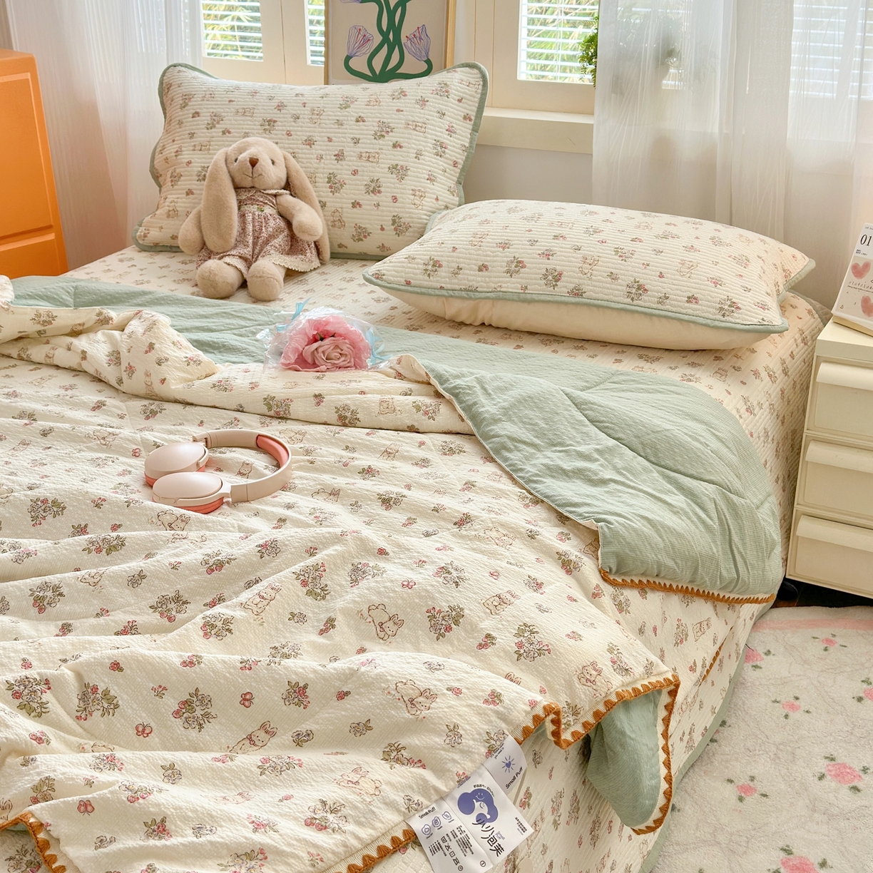 91家纺网 家纺一手货源 找家纺 老帅的工厂店 2026新款三角针泡芙夏被床盖四件套 碎花兔