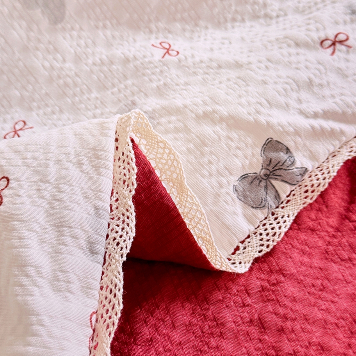 91家纺网 家纺一手货源 找家纺 亿品家纺 2026新款泡芙棉花边款夏被夏凉被空调被 心动