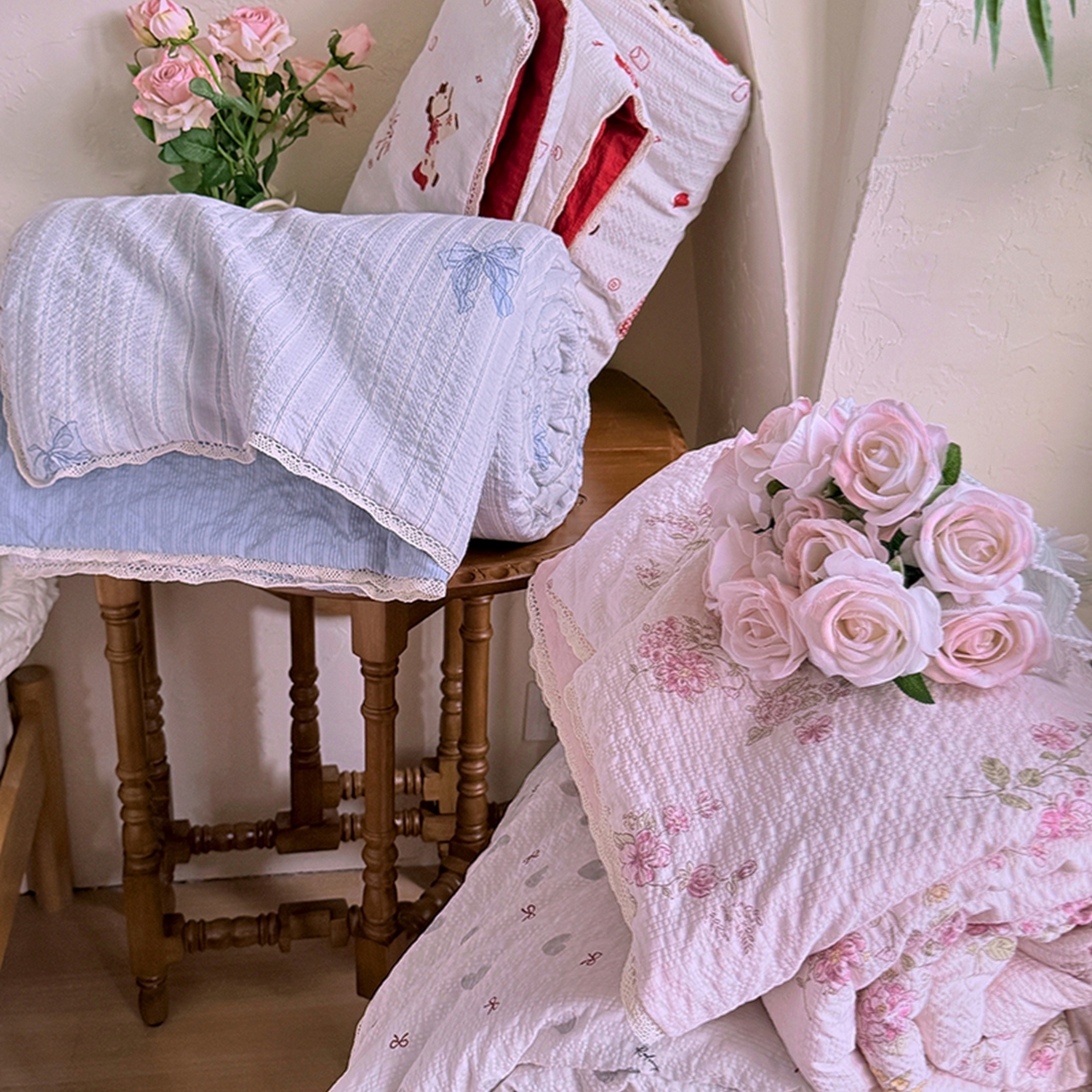 91家纺网 家纺一手货源 找家纺 亿品家纺 2026新款泡芙棉花边款夏被夏凉被空调被 组合图仅供展示-不可下单