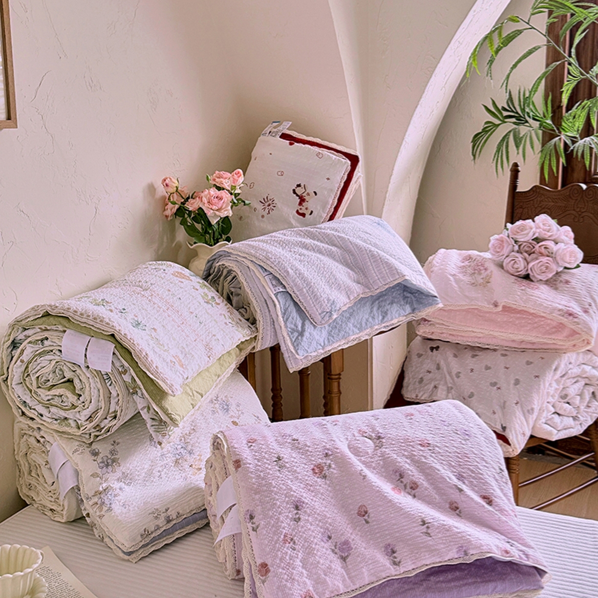 91家纺网 家纺一手货源 找家纺 亿品家纺 2026新款泡芙棉花边款夏被夏凉被空调被 组合图仅供展示-不可下单