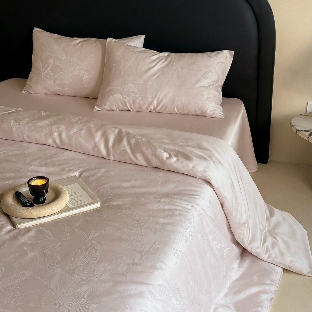 91家纺网 家纺一手货源 找家纺 （总）FORTWO家纺原创设计（FOR TWO家纺） 2026春夏新款60支兰精天丝浮雕提花四件套（[活动报名最低控价(基础价)]具体如下:小号278，中号358，大号398 床笠+10元）