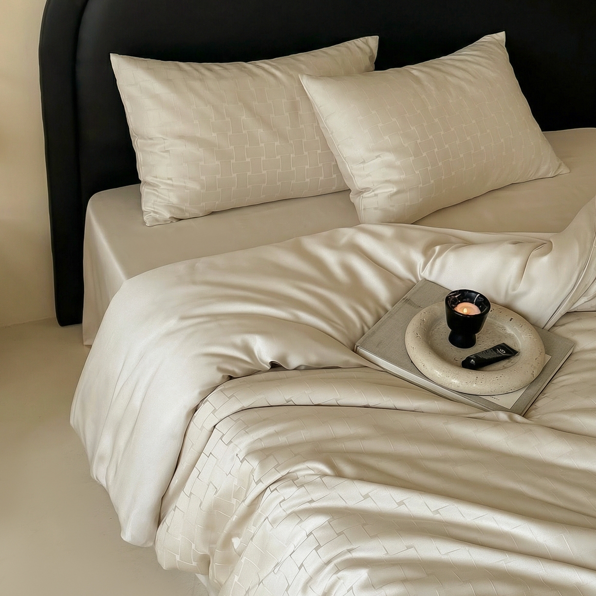 91家纺网 家纺一手货源 找家纺 FORTWO家纺原创设计（FOR TWO家纺） 2026春夏新款60支兰精天丝浮雕提花四件套（[活动报名最低控价(基础价)]具体如下:小号278，中号358，大号398 床笠+10元） 卢浮秘境