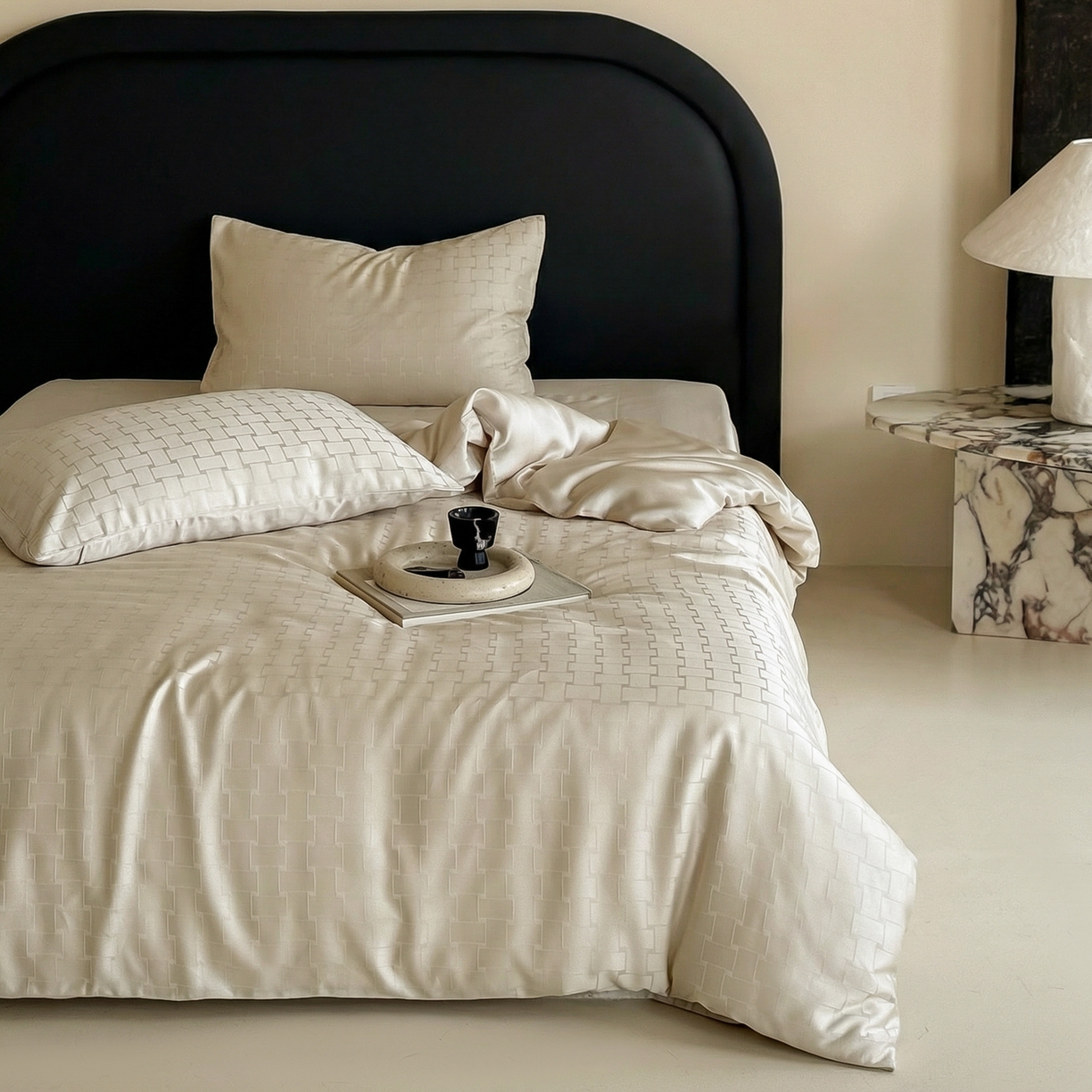 91家纺网 家纺一手货源 找家纺 FORTWO家纺原创设计（FOR TWO家纺） 2026春夏新款60支兰精天丝浮雕提花四件套（[活动报名最低控价(基础价)]具体如下:小号278，中号358，大号398 床笠+10元） 卢浮秘境