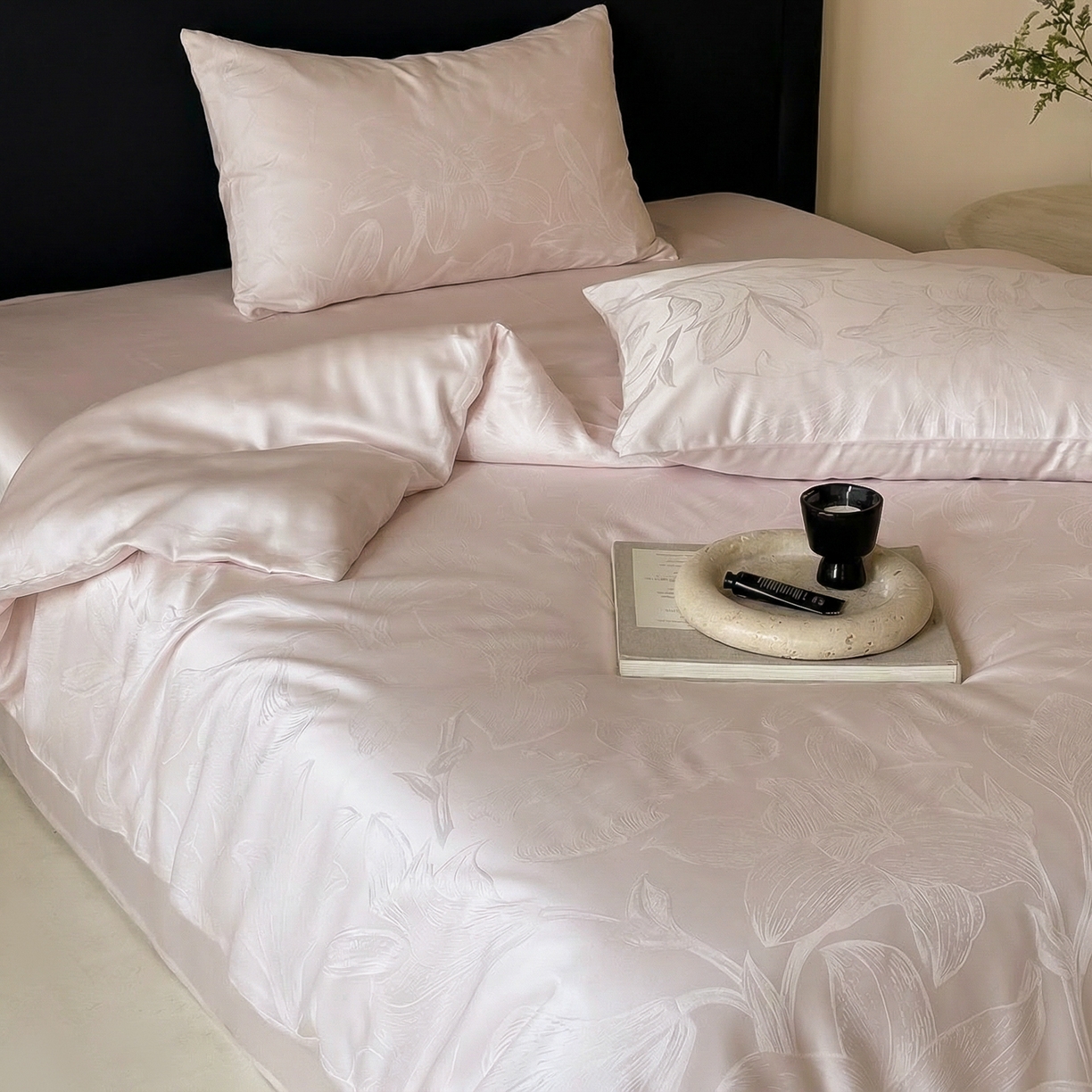 91家纺网 家纺一手货源 找家纺 FORTWO家纺原创设计（FOR TWO家纺） 2026春夏新款60支兰精天丝浮雕提花四件套（[活动报名最低控价(基础价)]具体如下:小号278，中号358，大号398 床笠+10元） 拾花入梦