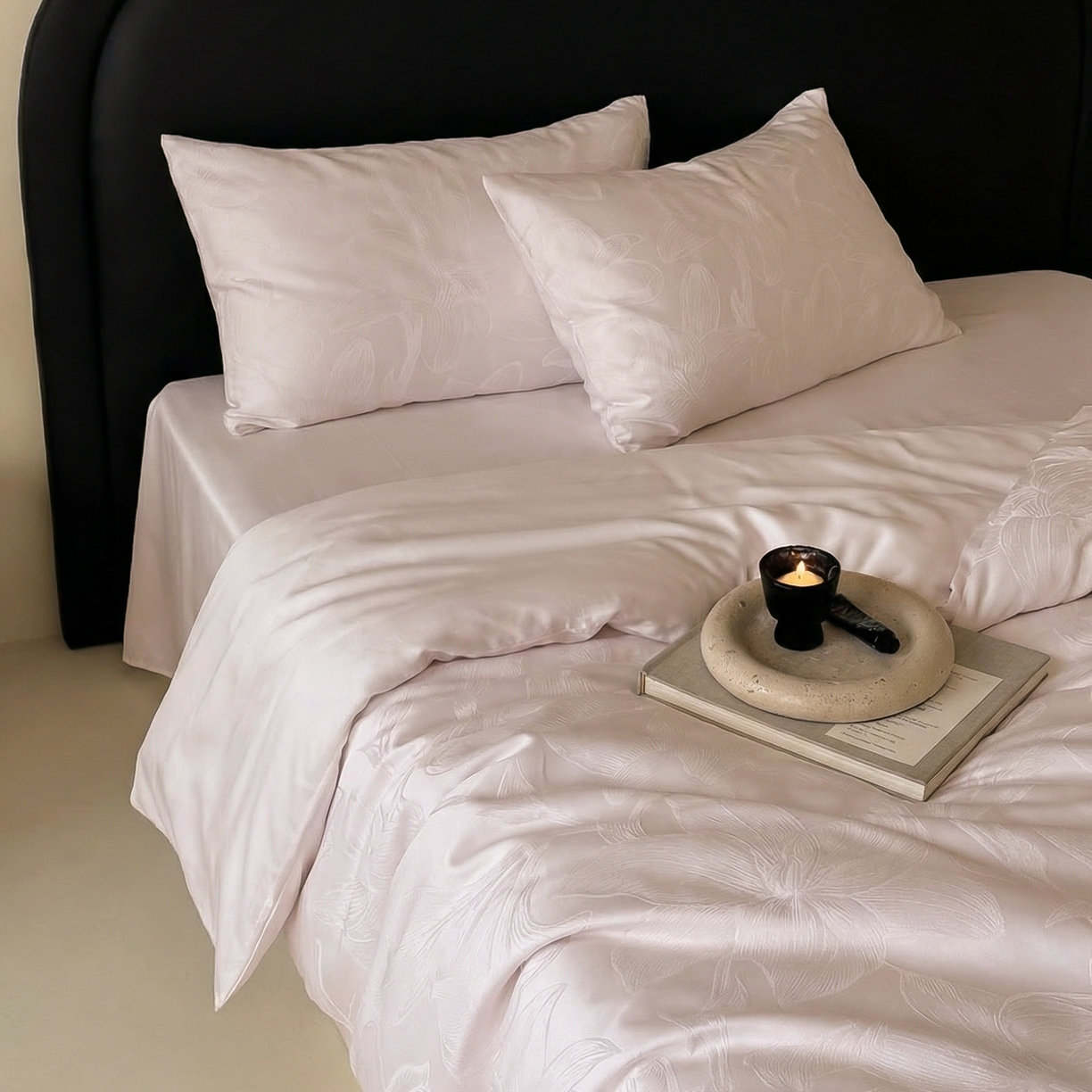 91家纺网 家纺一手货源 找家纺 FORTWO家纺原创设计（FOR TWO家纺） 2026春夏新款60支兰精天丝浮雕提花四件套（[活动报名最低控价(基础价)]具体如下:小号278，中号358，大号398 床笠+10元） 拾花入梦