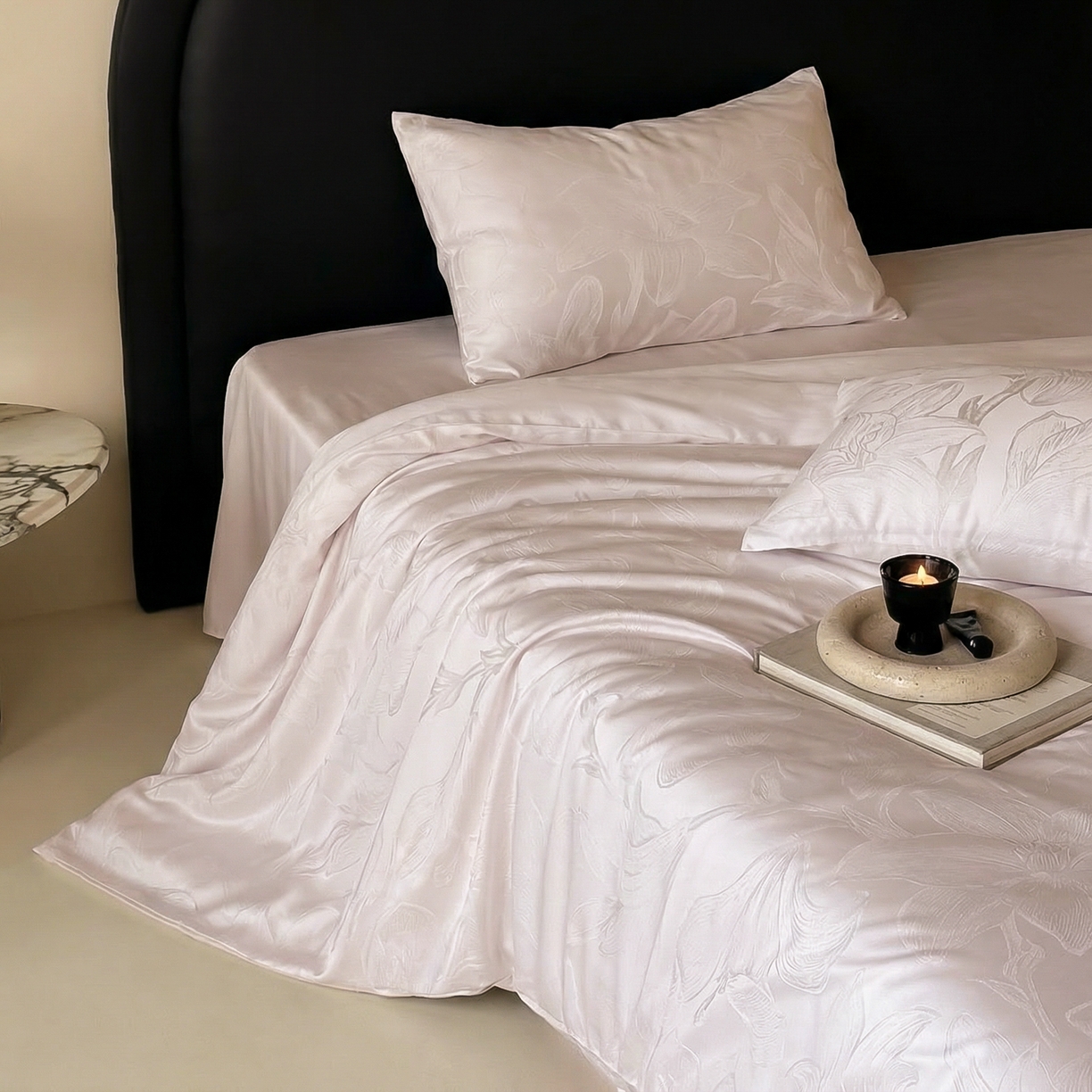 91家纺网 家纺一手货源 找家纺 FORTWO家纺原创设计（FOR TWO家纺） 2026春夏新款60支兰精天丝浮雕提花四件套（[活动报名最低控价(基础价)]具体如下:小号278，中号358，大号398 床笠+10元） 拾花入梦