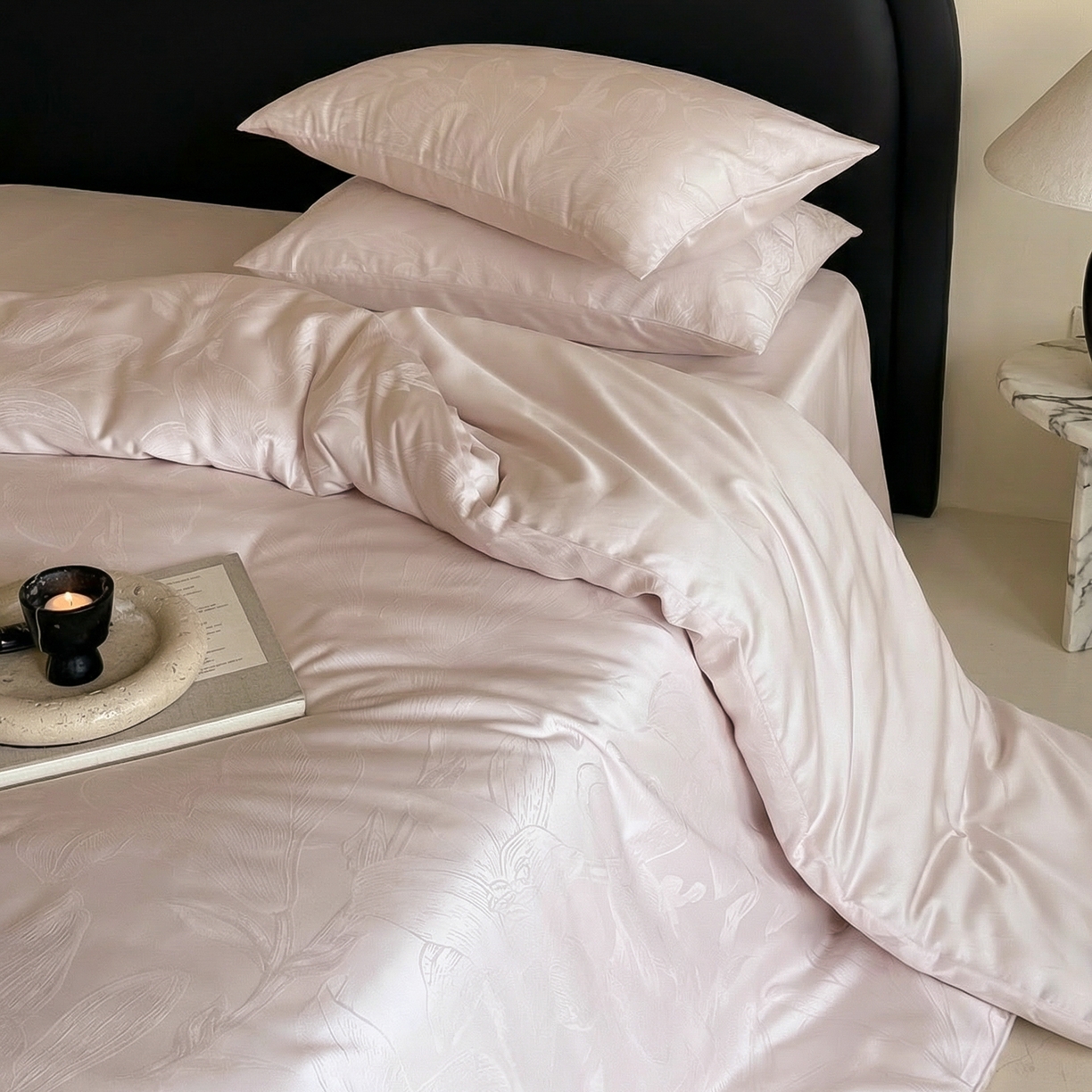 91家纺网 家纺一手货源 找家纺 FORTWO家纺原创设计（FOR TWO家纺） 2026春夏新款60支兰精天丝浮雕提花四件套（[活动报名最低控价(基础价)]具体如下:小号278，中号358，大号398 床笠+10元） 拾花入梦