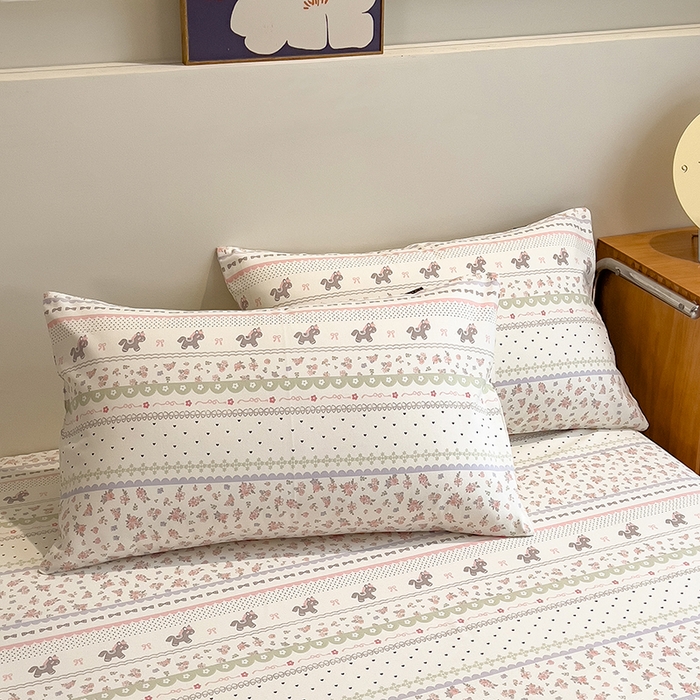 91家纺网 家纺一手货源 找家纺 芃成家纺 2026春夏新款全棉纯棉加厚老粗布单床单床单单件床单三件套 萌萌木马