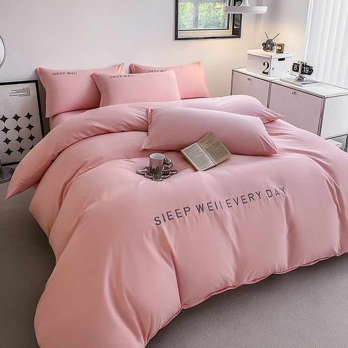 91家纺网 家纺一手货源 找家纺 啊雅家居 2026新款双拼绣花四季款磨毛三件套四件套床单款床笠款 奶粉