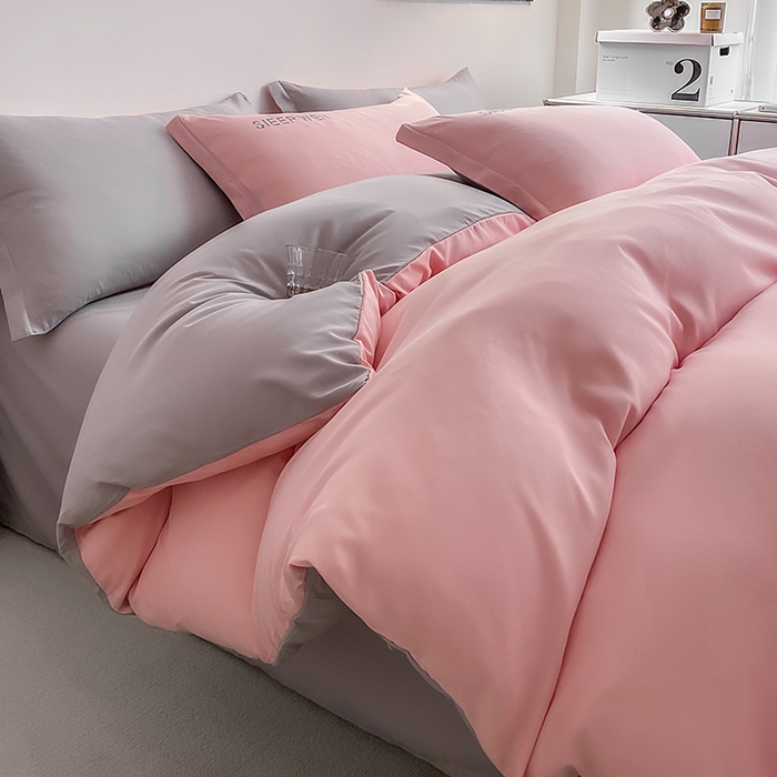 91家纺网 家纺一手货源 找家纺 啊雅家居 2026新款双拼绣花四季款磨毛三件套四件套床单款床笠款 奶粉加奶浅灰