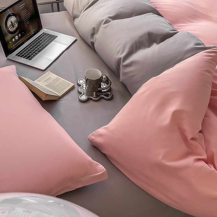 91家纺网 家纺一手货源 找家纺 啊雅家居 2026新款双拼绣花四季款磨毛三件套四件套床单款床笠款 奶粉加奶浅灰