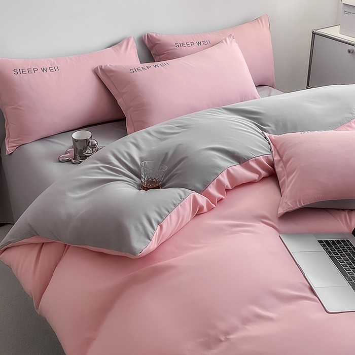 91家纺网 家纺一手货源 找家纺 啊雅家居 2026新款双拼绣花四季款磨毛三件套四件套床单款床笠款 奶粉加奶浅灰