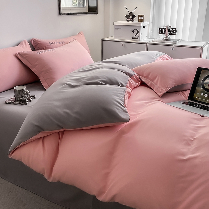 91家纺网 家纺一手货源 找家纺 啊雅家居 2026新款双拼绣花四季款磨毛三件套四件套床单款床笠款 奶粉加奶浅灰