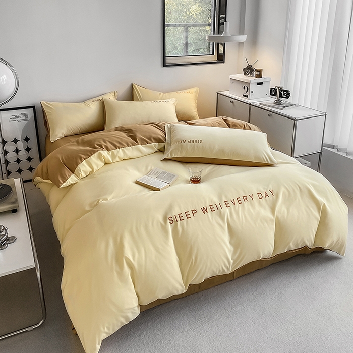 91家纺网 家纺一手货源 找家纺 啊雅家居 2026新款双拼绣花四季款磨毛三件套四件套床单款床笠款 奶黄加奶咖