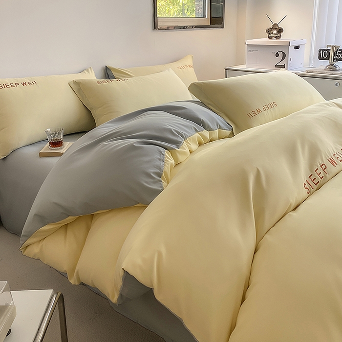 91家纺网 家纺一手货源 找家纺 啊雅家居 2026新款双拼绣花四季款磨毛三件套四件套床单款床笠款 奶黄加奶浅灰