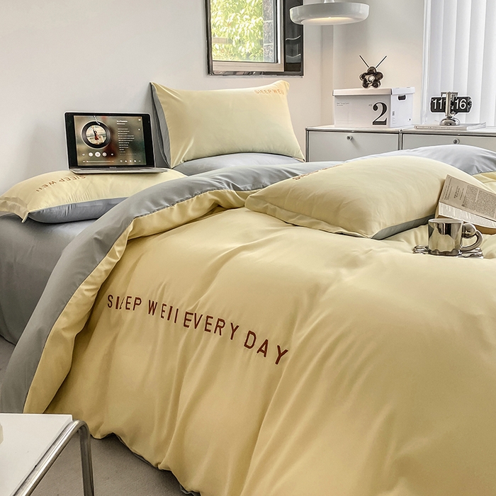 91家纺网 家纺一手货源 找家纺 啊雅家居 2026新款双拼绣花四季款磨毛三件套四件套床单款床笠款 奶黄加奶浅灰