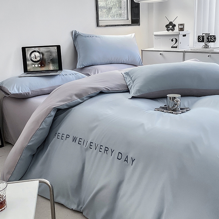 91家纺网 家纺一手货源 找家纺 啊雅家居 2026新款双拼绣花四季款磨毛三件套四件套床单款床笠款 奶兰灰加奶浅灰