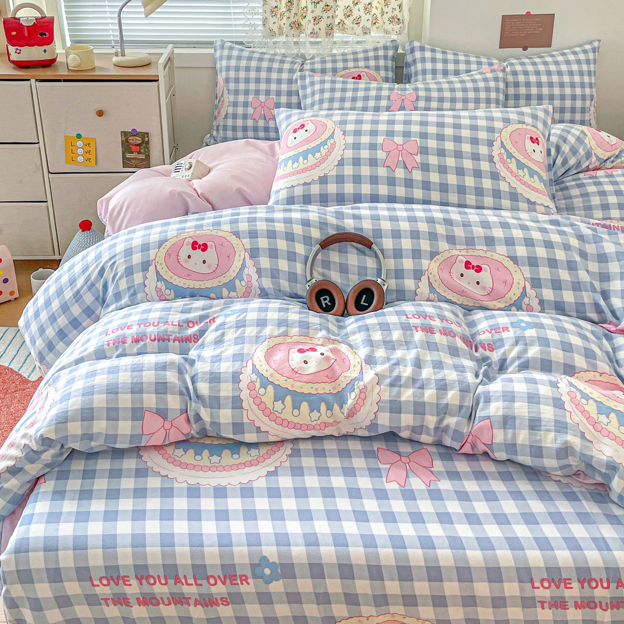 91家纺网 家纺一手货源 找家纺 纽缦家纺 2026春夏新款A类水洗棉四件套 蛋糕蓝格kt