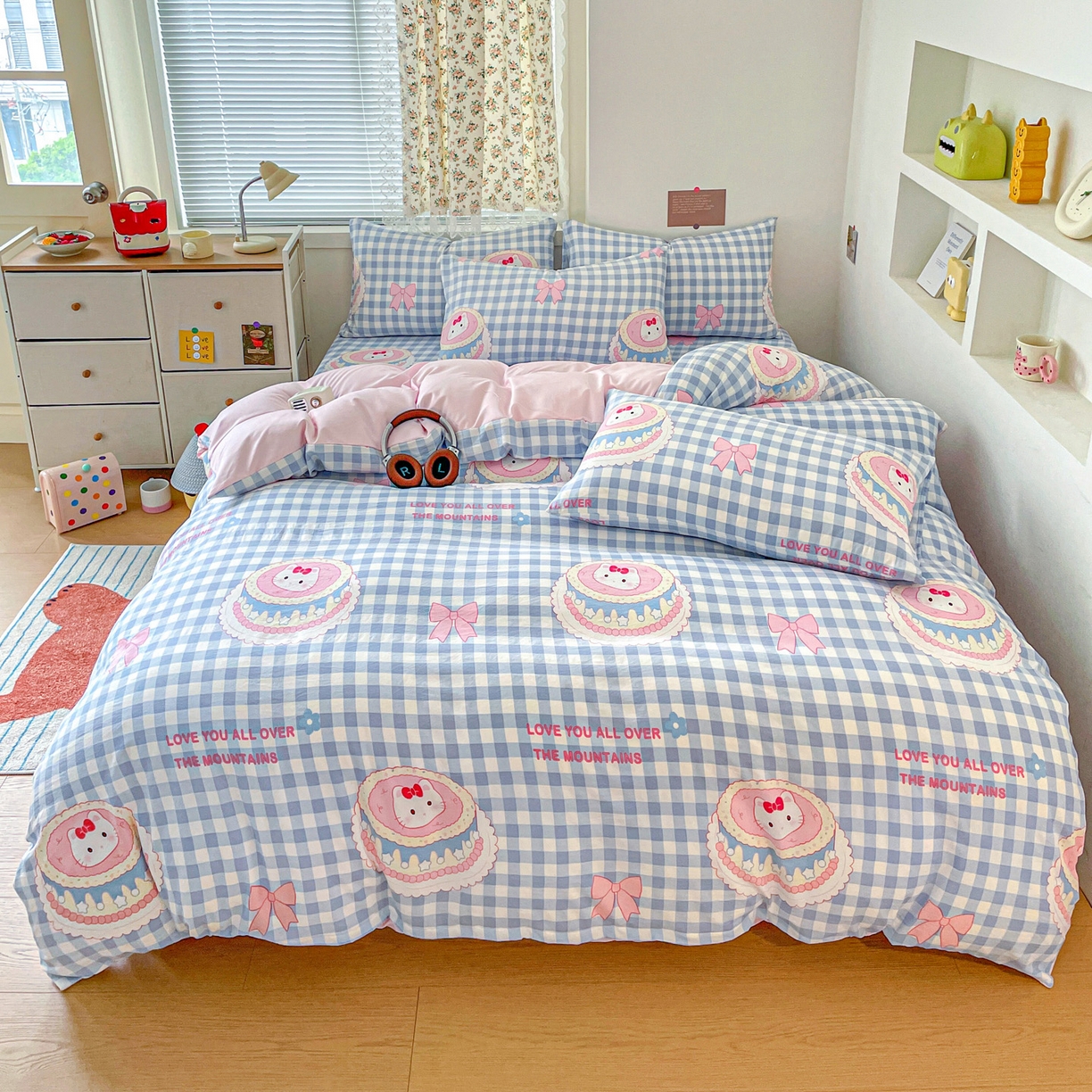 91家纺网 家纺一手货源 找家纺 纽缦家纺 2026春夏新款A类水洗棉四件套 蛋糕蓝格kt