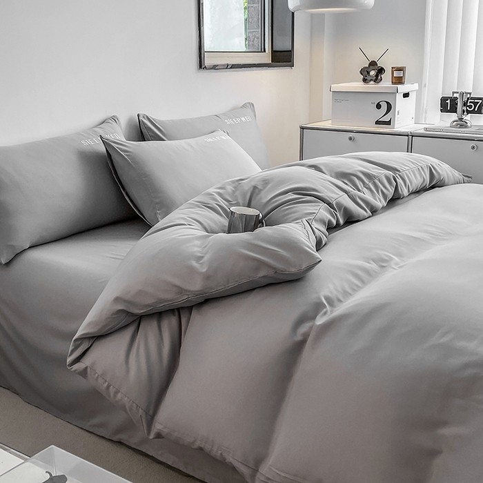 91家纺网 家纺一手货源 找家纺 啊雅家居 2026新款双拼绣花四季款磨毛三件套四件套床单款床笠款 奶浅灰