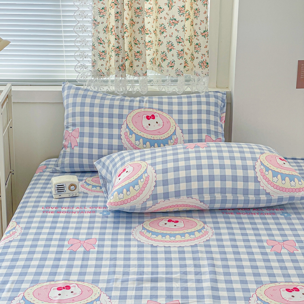 91家纺网 家纺一手货源 找家纺 纽缦家纺 2026春夏新款A类水洗棉四件套 蛋糕蓝格kt