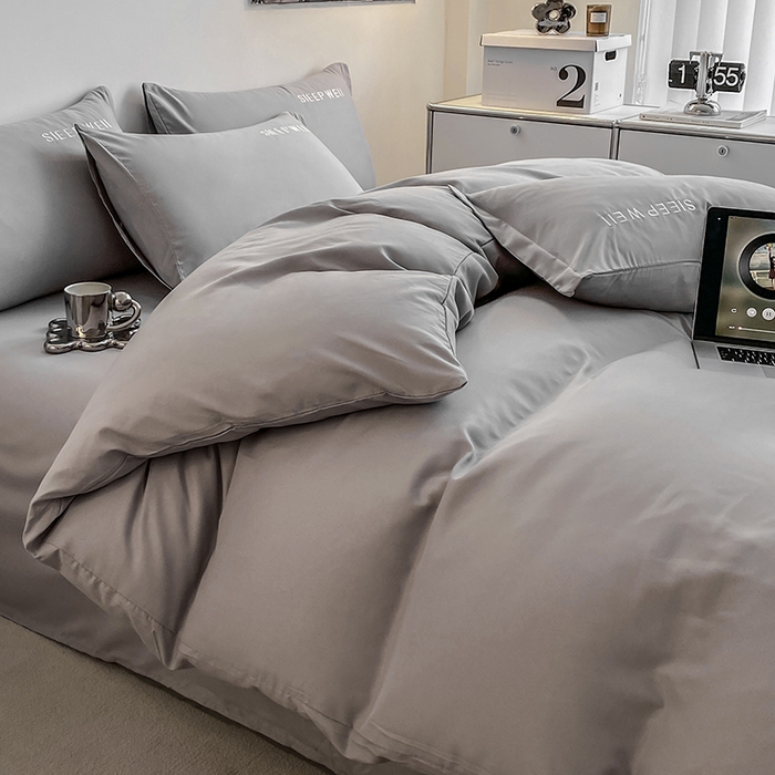 91家纺网 家纺一手货源 找家纺 啊雅家居 2026新款双拼绣花四季款磨毛三件套四件套床单款床笠款 奶浅灰