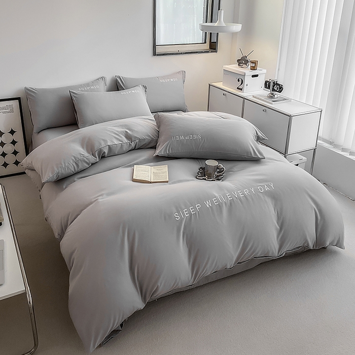 91家纺网 家纺一手货源 找家纺 啊雅家居 2026新款双拼绣花四季款磨毛三件套四件套床单款床笠款 奶浅灰