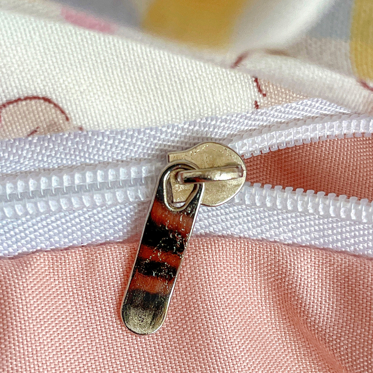 91家纺网 家纺一手货源 找家纺 纽缦家纺 2026春夏新款A类水洗棉四件套 耳机软猫