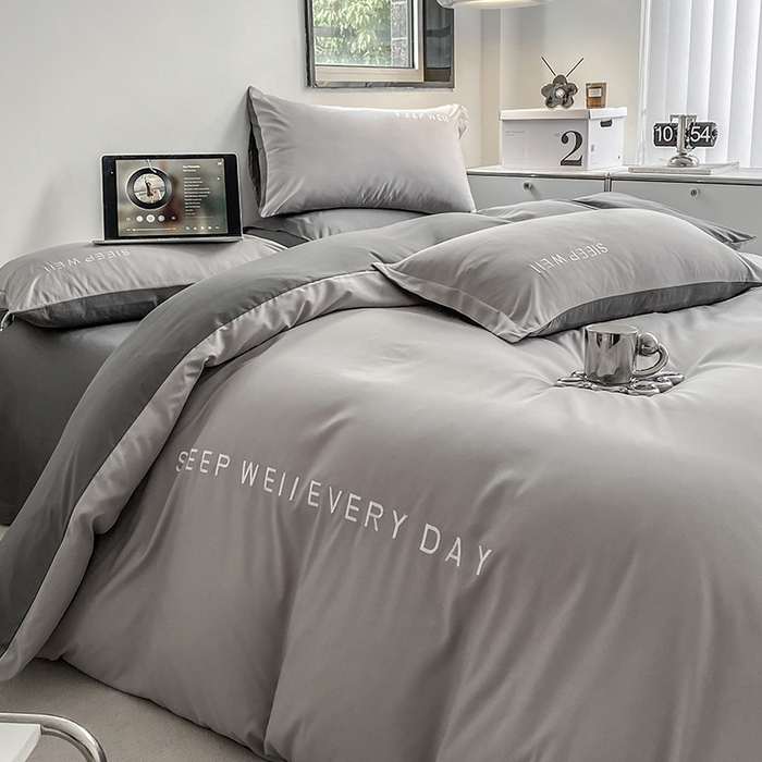 91家纺网 家纺一手货源 找家纺 啊雅家居 2026新款双拼绣花四季款磨毛三件套四件套床单款床笠款 奶浅灰加奶深灰