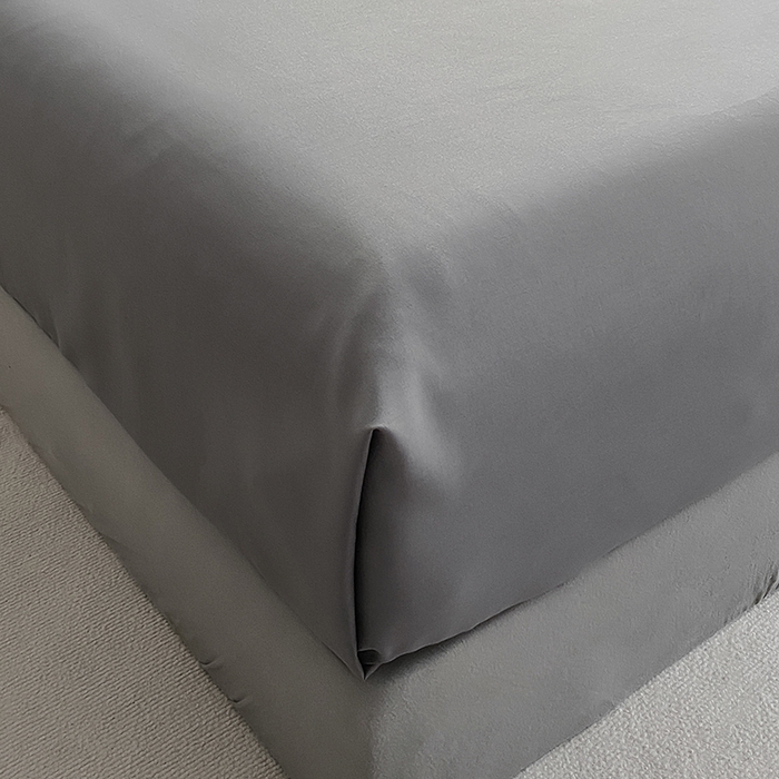 91家纺网 家纺一手货源 找家纺 啊雅家居 2026新款双拼绣花四季款磨毛三件套四件套床单款床笠款 奶深灰